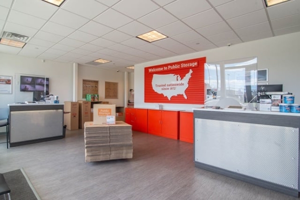 Facility photo: //images.sparefoot.com/medium/216339696504b34035f.jpg