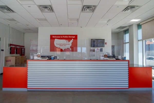 Facility photo: //images.sparefoot.com/medium/2163406982014ab461a.jpg