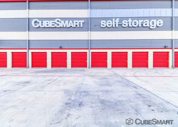 Storage Units at CubeSmart Self Storage - TX San Antonio Hardy Oak Boulevard - 23411 Hardy Oak Boulevard