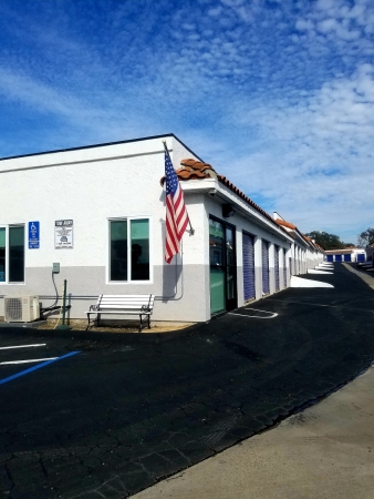 Facility photo: //images.sparefoot.com/medium/2164126894d5fe25abd.jpg