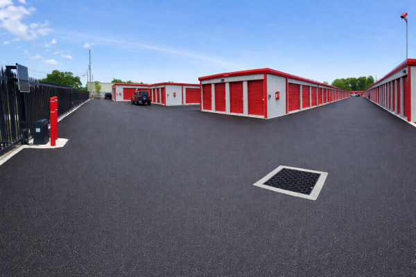 Facility photo: //images.sparefoot.com/medium/21644569510ae9a8c92.png