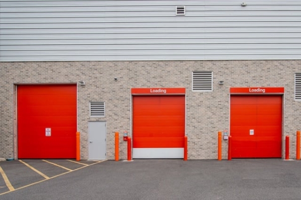 Facility photo: //images.sparefoot.com/medium/2164776946ae1f30e3d.jpg