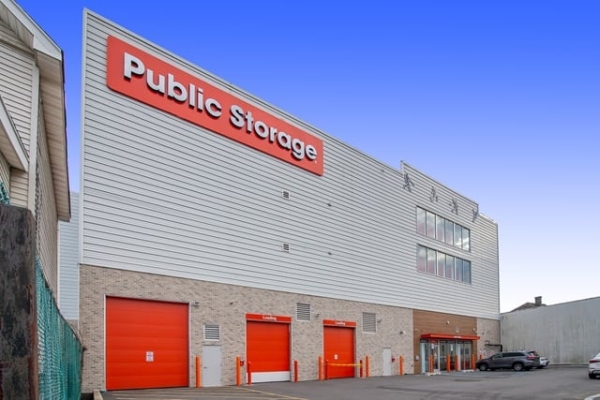 Facility photo: //images.sparefoot.com/medium/21647769f748da115d6.jpg