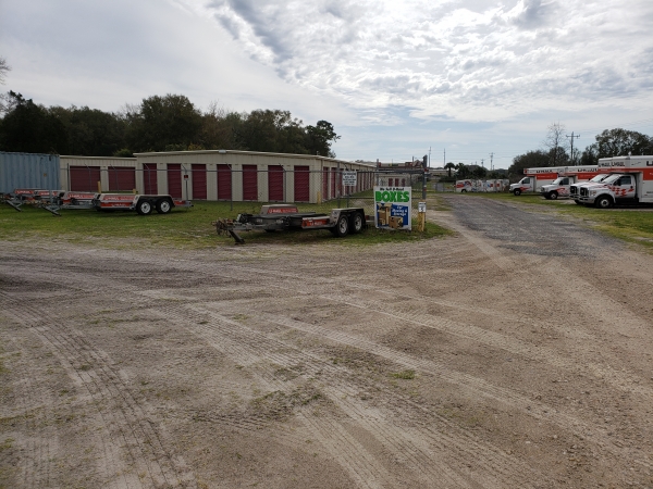 Facility photo: //images.sparefoot.com/medium/2164825e67d3947b5dc.jpg
