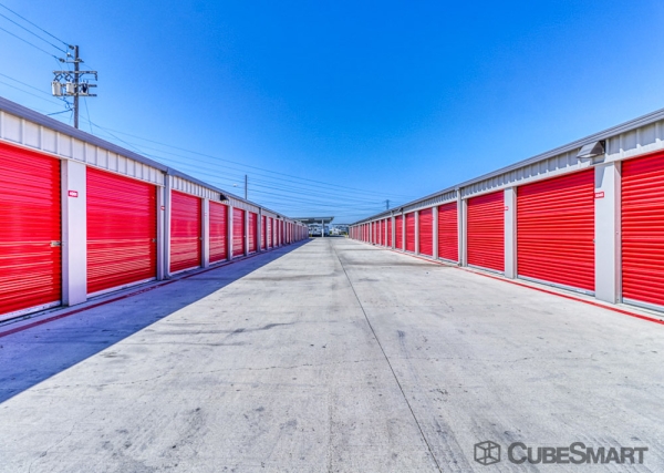 Facility photo: //images.sparefoot.com/medium/216492688324b00abd3.jpg
