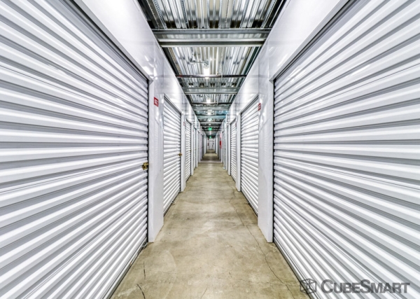 Facility photo: //images.sparefoot.com/medium/216492688324b13a095.jpg