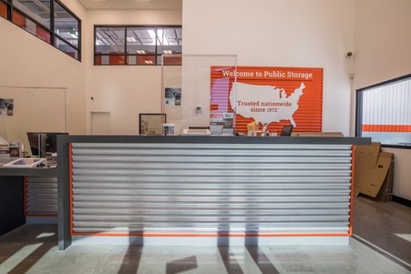 Facility photo: //images.sparefoot.com/medium/2165086890b48ac15c0.jpg