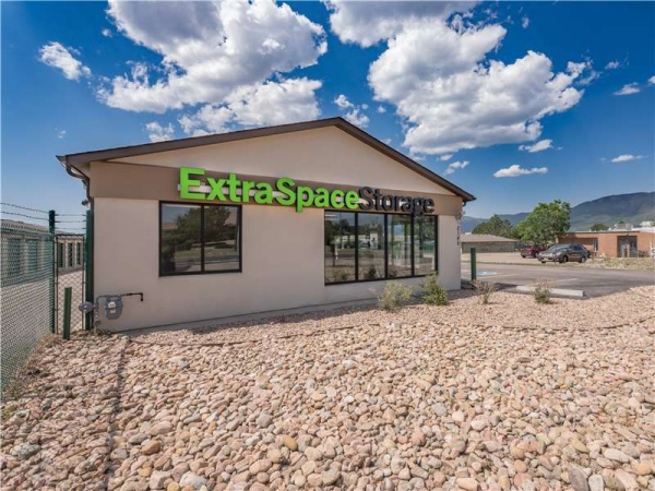 Facility photo: //images.sparefoot.com/medium/216521699434c5aeceb.jpg