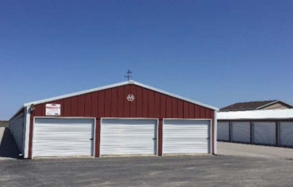 Facility photo: //images.sparefoot.com/medium/2165315e78dc1dd84e6.jpg