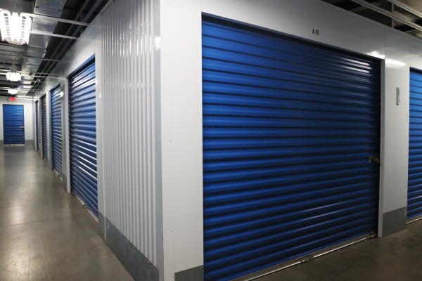 Facility photo: //images.sparefoot.com/medium/21662467fd52d51ecab.jpg
