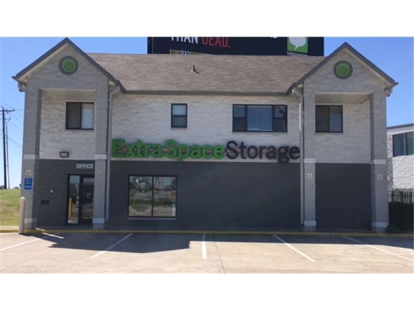 Storage Units at Extra Space Storage - 1312 - Grand Prairie - N Hwy 360 - 2255 North Highway 360