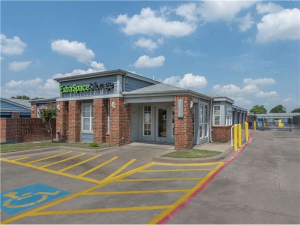 Storage Units at Extra Space Storage - 7410 - Dallas - 3335 Northwest Hwy - 3335 West Northwest Highway