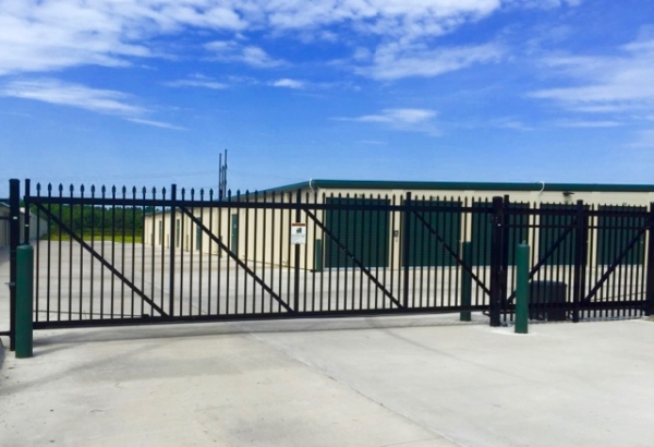 Facility photo: //images.sparefoot.com/medium/216741690d0bda70b03.jpg