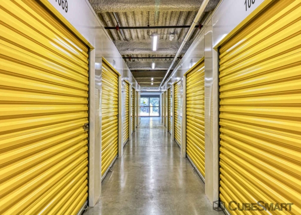 Facility photo: //images.sparefoot.com/medium/216749686f94de41ccb.jpg