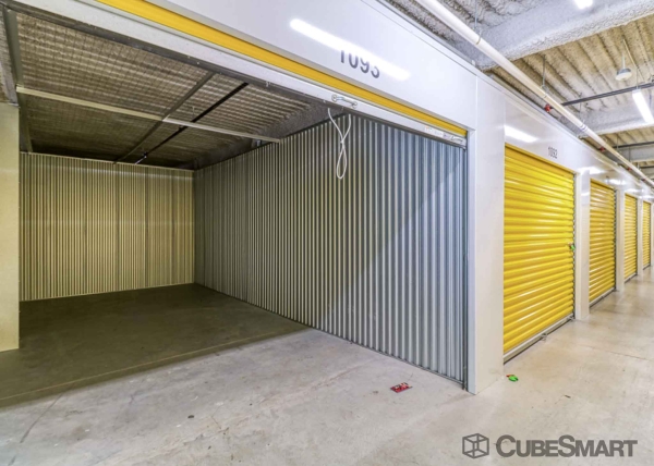 Facility photo: //images.sparefoot.com/medium/21674969774c5ade8b4.jpg