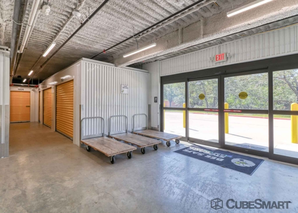 Facility photo: //images.sparefoot.com/medium/21674969f7127c48621.jpg