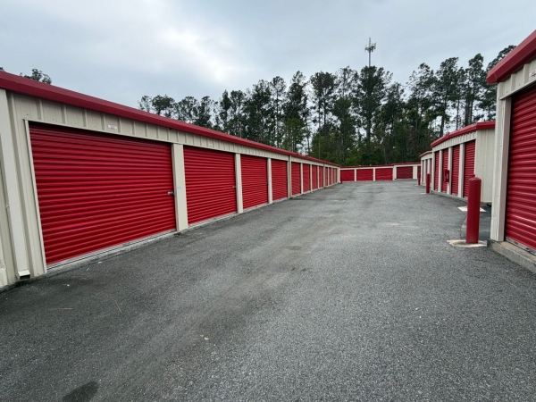 Facility photo: //images.sparefoot.com/medium/2167546a0b3ecc9cb0d.jpg