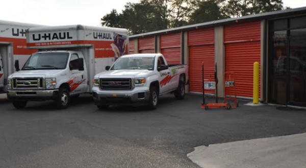 Facility photo: //images.sparefoot.com/medium/2167605e95fc8c9b7c9.jpg