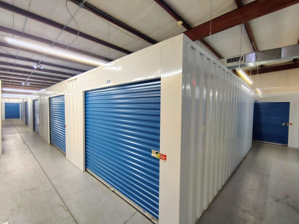 Facility photo: //images.sparefoot.com/medium/2169186a0b7ea17efbb.jpg