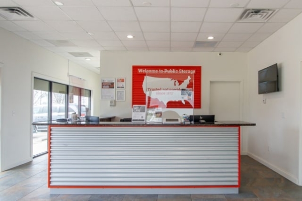 Facility photo: //images.sparefoot.com/medium/216955688f5fda83147.jpg
