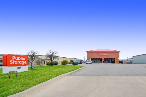 Facility photo: //images.sparefoot.com/medium/21695569036385c4ba5.jpg