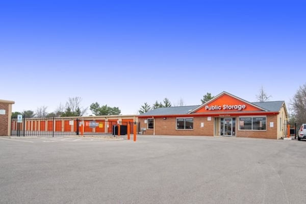 Facility photo: //images.sparefoot.com/medium/21695769455c77e8ae5.jpg