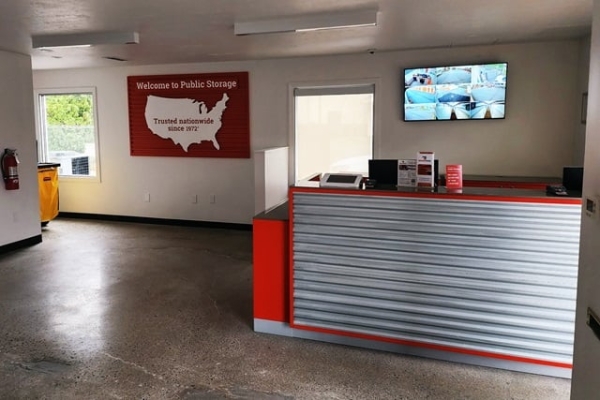 Facility photo: //images.sparefoot.com/medium/21695769f4a937d8449.jpg