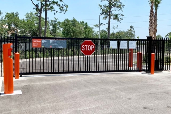 Facility photo: //images.sparefoot.com/medium/21696169397f2687d36.jpg