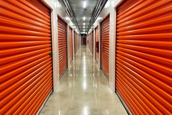 Facility photo: //images.sparefoot.com/medium/2169616a0c6615f404e.jpg