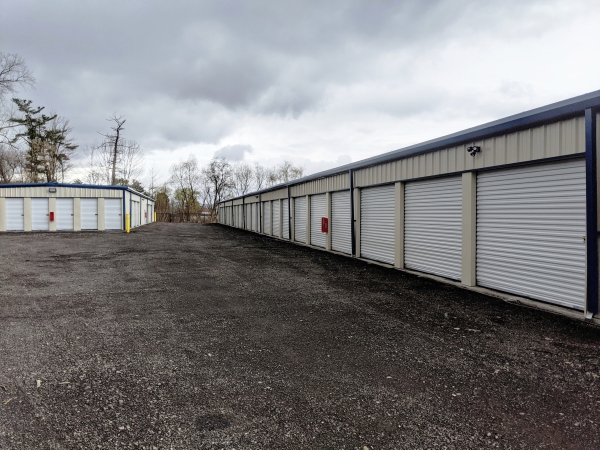 Facility photo: //images.sparefoot.com/medium/216974628692e94716b.jpg