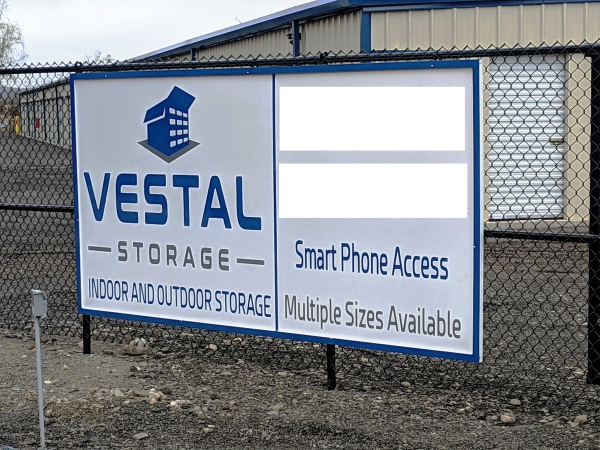 Facility photo: //images.sparefoot.com/medium/21697462c8a8bca7878.jpg