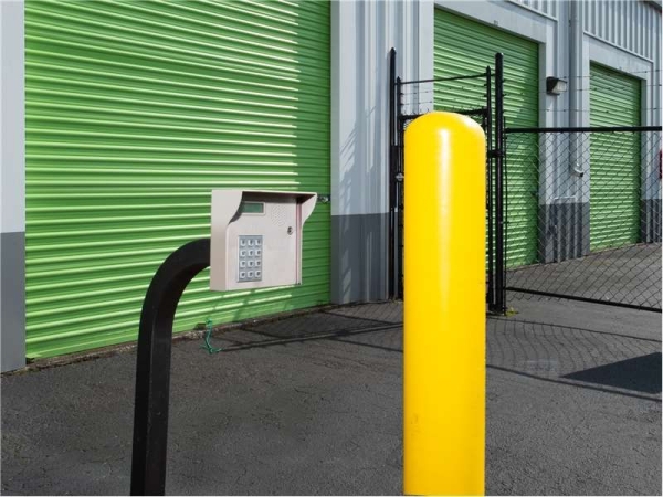 Facility photo: //images.sparefoot.com/medium/217050699433086ef5f.jpg