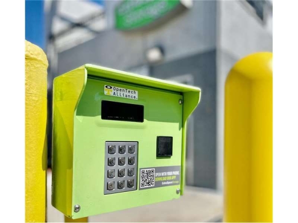 Facility photo: //images.sparefoot.com/medium/2170616994333a37823.jpg