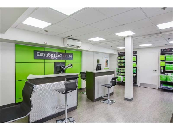 Facility photo: //images.sparefoot.com/medium/217062699432eeca033.jpg