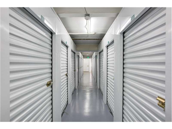 Facility photo: //images.sparefoot.com/medium/217062699432f066822.jpg