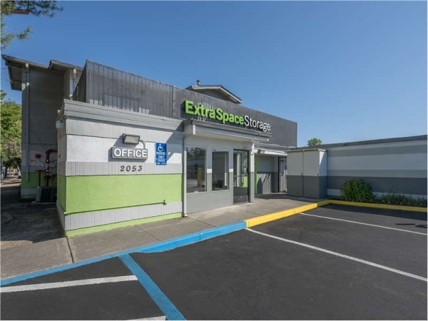 Facility photo: //images.sparefoot.com/medium/2170646994334199282.jpg