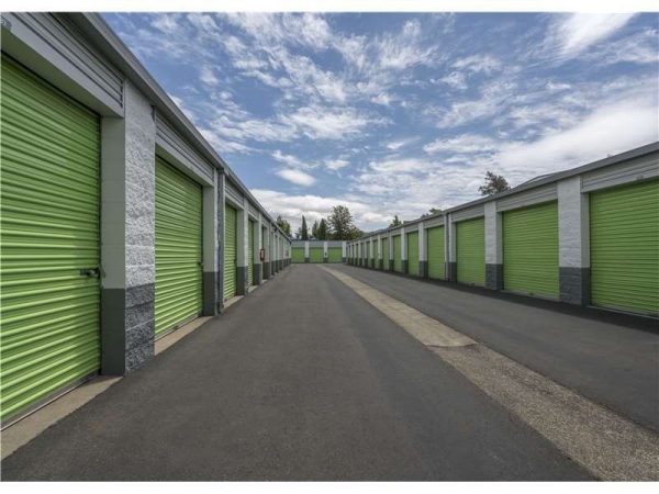 Facility photo: //images.sparefoot.com/medium/217065699433b457cf2.jpg