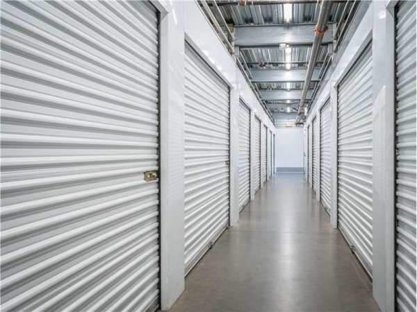 Facility photo: //images.sparefoot.com/medium/2170676994336920afa.jpg