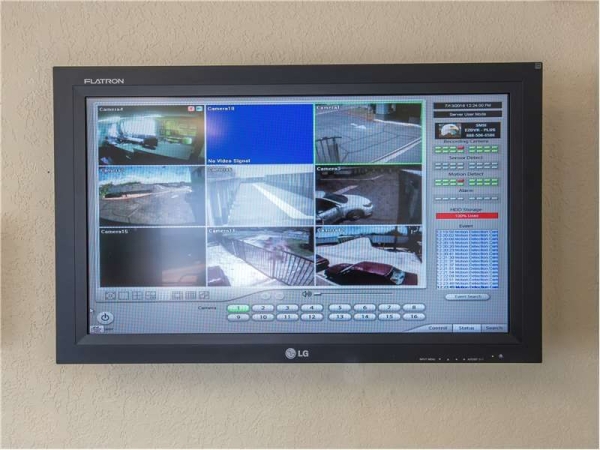 Facility photo: //images.sparefoot.com/medium/217068699433b0beeab.jpg