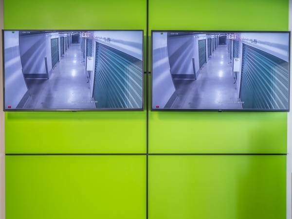 Facility photo: //images.sparefoot.com/medium/217069699433d9c3a8a.jpg