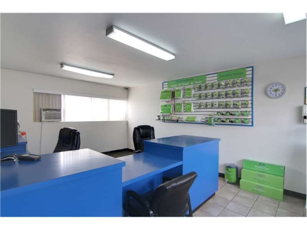 Facility photo: //images.sparefoot.com/medium/217070699433aaa44fe.jpg