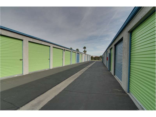 Facility photo: //images.sparefoot.com/medium/217070699433ab5798a.jpg