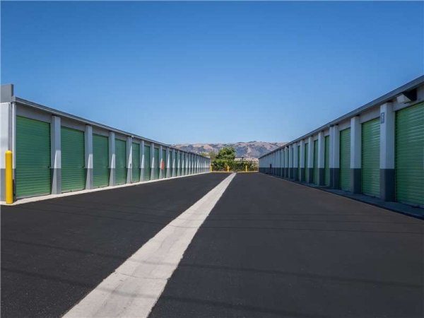 Facility photo: //images.sparefoot.com/medium/2170736994342144401.jpg