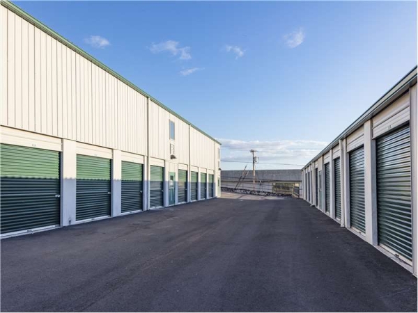 Facility photo: //images.sparefoot.com/medium/21709369943411674c1.jpg