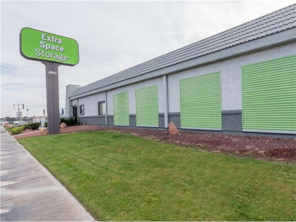 Storage Units at Extra Space Storage - 0160 - Las Vegas - W Oakey Blvd - 4901 West Oakey Boulevard