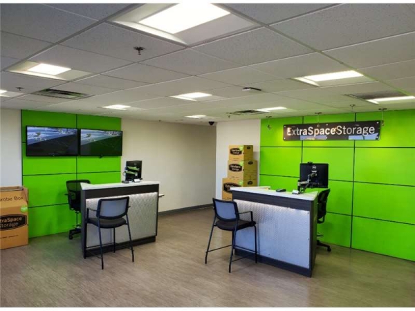 Storage Units at Extra Space Storage - 1733 - Las Vegas - Rancho Dr - 2025 North Rancho Drive