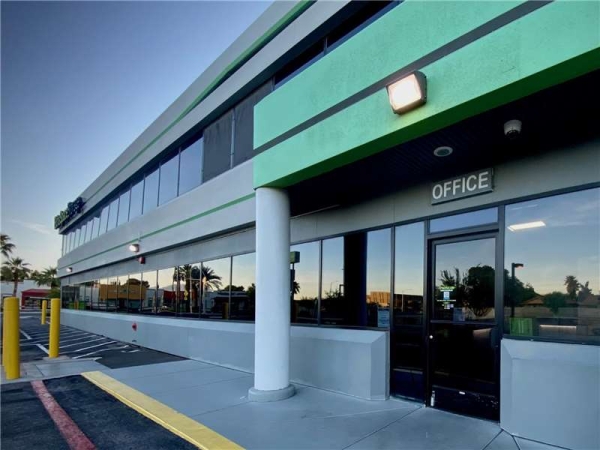 Storage Units at Extra Space Storage - 1737 - Las Vegas - Bonanza Rd - 4851 East Bonanza Road