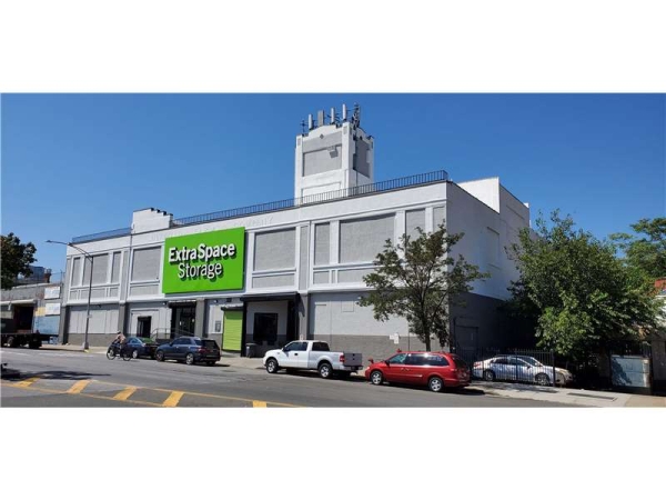 Storage Units at Extra Space Storage - 8881 - Bronx - Webster Ave - 1045 Webster Avenue