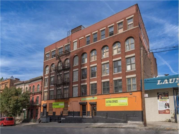 Storage Units at Extra Space Storage - 8883 - Bronx - E 137th St - 601 East 137th Street