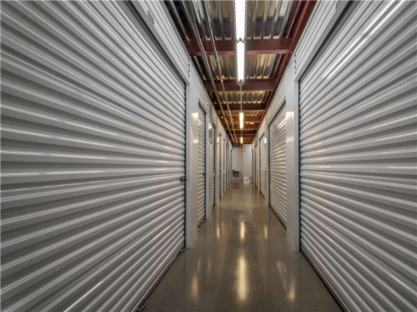 Facility photo: //images.sparefoot.com/medium/21717864e02e84708ef.jpg